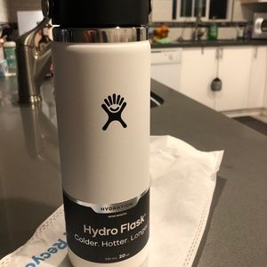 2020 Hydro Flask NWT